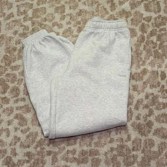 Aritzia TNA Sweatfleece Cozy Fleece Mega Fit Joggers - Picture 2 of 7